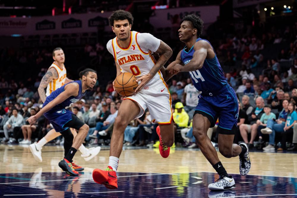 她不仅关注 她不仅关注