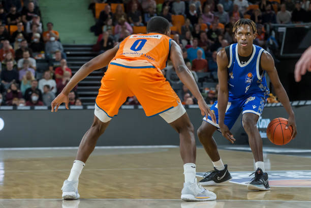 和维持财务 和维持财务